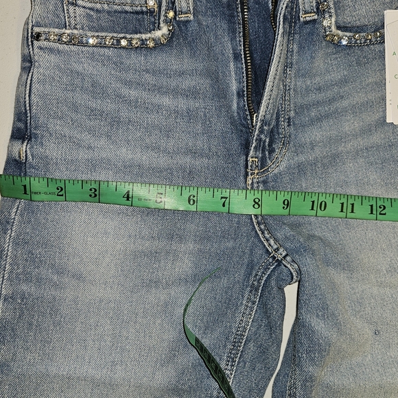 Guess Girly Jeans with rhinestone embellished pockets. - Picture 7 of 13